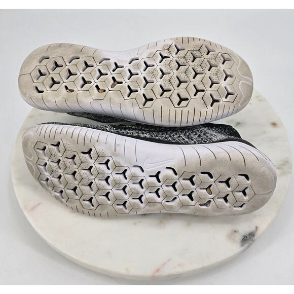 Nike Free RN Flyknit Running Shoes – Oreo Black/White – Women’s 8 - Picture 6 of 7